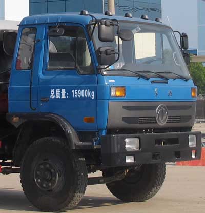 東風153平頭瀝青灑布車